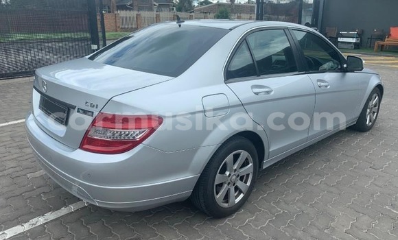 Acheter Occasion Voiture Mercedes‒Benz C–Class Gris à Beitbridge, Matabeleland South Acheter Occasion Voiture Mercedes‒Benz C–Class Gris à Beitbridge, Matabeleland South