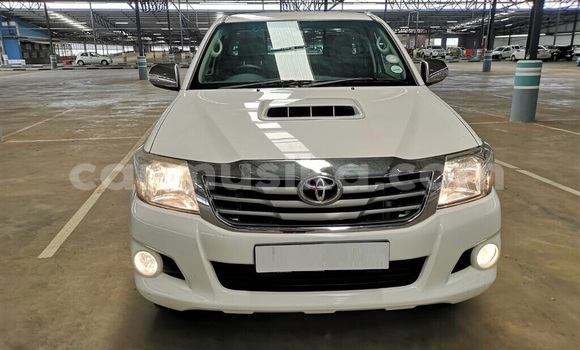 Nunua Ilio tumika Toyota Hilux Nyeupe Gari ndani ya Beitbridge nchini Matabeleland Kusini Nunua Ilio tumika Toyota Hilux Nyeupe Gari ndani ya Beitbridge nchini Matabeleland Kusini