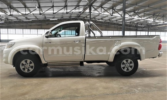 Nunua Ilio tumika Toyota Hilux Nyeupe Gari ndani ya Beitbridge nchini Matabeleland Kusini Nunua Ilio tumika Toyota Hilux Nyeupe Gari ndani ya Beitbridge nchini Matabeleland Kusini