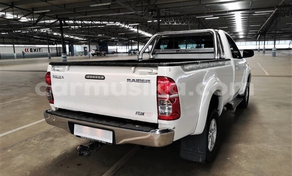 Nunua Ilio tumika Toyota Hilux Nyeupe Gari ndani ya Beitbridge nchini Matabeleland Kusini Nunua Ilio tumika Toyota Hilux Nyeupe Gari ndani ya Beitbridge nchini Matabeleland Kusini