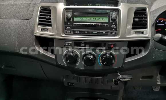 Nunua Ilio tumika Toyota Hilux Nyeupe Gari ndani ya Beitbridge nchini Matabeleland Kusini Nunua Ilio tumika Toyota Hilux Nyeupe Gari ndani ya Beitbridge nchini Matabeleland Kusini