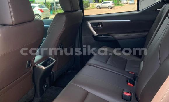 Acheter Occasion Voiture Toyota Fortuner Beige à Beitbridge, Matabeleland South Acheter Occasion Voiture Toyota Fortuner Beige à Beitbridge, Matabeleland South
