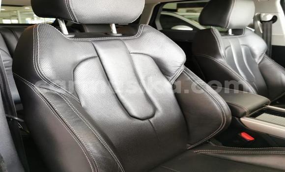 Acheter Occasion Voiture Land Rover Range Rover Evoque Rouge à Beitbridge, Matabeleland South Acheter Occasion Voiture Land Rover Range Rover Evoque Rouge à Beitbridge, Matabeleland South