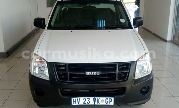 Nunua Ilio tumika Isuzu KB Nyeupe Gari ndani ya Beitbridge nchini Matabeleland Kusini