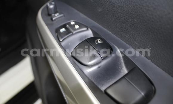 Nunua Ilio tumika Nissan Navara Nyeupe Gari ndani ya Beitbridge nchini Matabeleland Kusini Nunua Ilio tumika Nissan Navara Nyeupe Gari ndani ya Beitbridge nchini Matabeleland Kusini