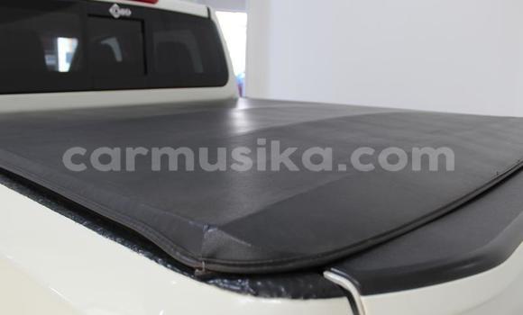 Nunua Ilio tumika Nissan Navara Nyeupe Gari ndani ya Beitbridge nchini Matabeleland Kusini Nunua Ilio tumika Nissan Navara Nyeupe Gari ndani ya Beitbridge nchini Matabeleland Kusini