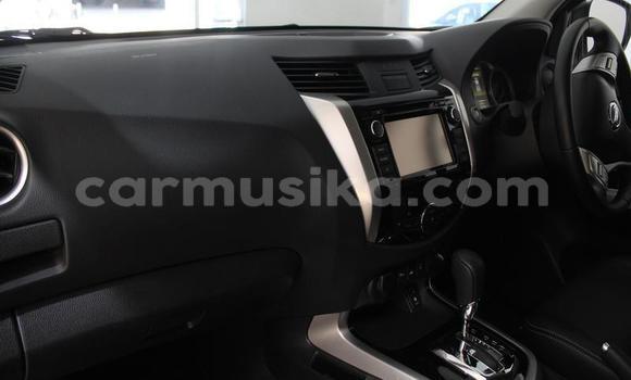 Nunua Ilio tumika Nissan Navara Nyeupe Gari ndani ya Beitbridge nchini Matabeleland Kusini Nunua Ilio tumika Nissan Navara Nyeupe Gari ndani ya Beitbridge nchini Matabeleland Kusini