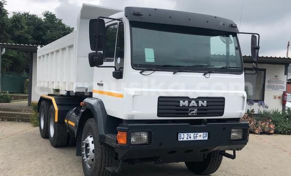 Acheter Occasion Utilitaire Man Silent Blanc à Beitbridge, Matabeleland South Acheter Occasion Utilitaire Man Silent Blanc à Beitbridge, Matabeleland South