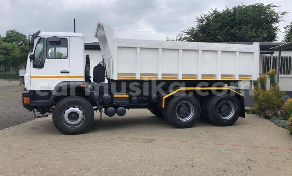 Acheter Occasion Utilitaire Man Silent Blanc à Beitbridge, Matabeleland South Acheter Occasion Utilitaire Man Silent Blanc à Beitbridge, Matabeleland South