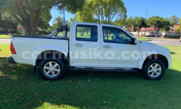 Buy Used Isuzu KB White Car in Beitbridge in Matabeleland South Buy Used Isuzu KB White Car in Beitbridge in Matabeleland South