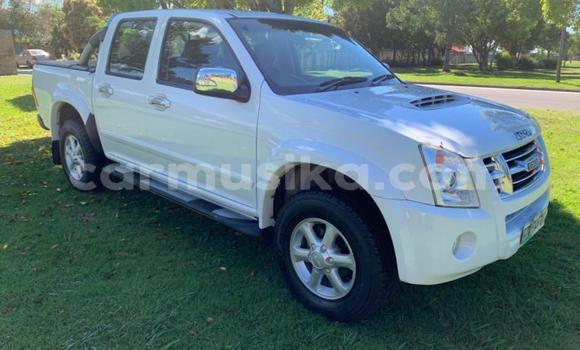 Buy Used Isuzu KB White Car in Beitbridge in Matabeleland South Buy Used Isuzu KB White Car in Beitbridge in Matabeleland South