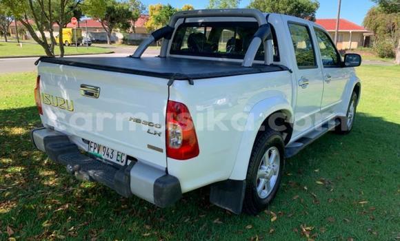 Buy Used Isuzu KB White Car in Beitbridge in Matabeleland South Buy Used Isuzu KB White Car in Beitbridge in Matabeleland South