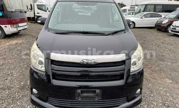 Nunua Ilio tumika Toyota Noah Nyeusi Gari ndani ya Beitbridge nchini Matabeleland Kusini