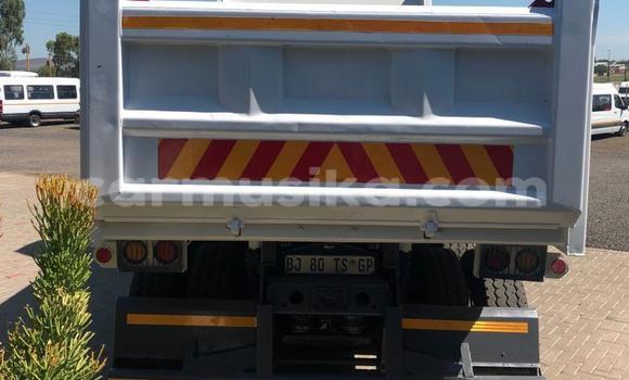 Acheter Occasion Utilitaire Mercedes‒Benz Atego Blanc à Beitbridge, Matabeleland South Acheter Occasion Utilitaire Mercedes‒Benz Atego Blanc à Beitbridge, Matabeleland South