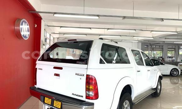 Acheter Occasion Voiture Toyota Hilux Blanc à Beitbridge, Matabeleland South Acheter Occasion Voiture Toyota Hilux Blanc à Beitbridge, Matabeleland South