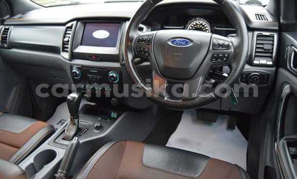 Nunua Ilio tumika Ford Ranger Nyeusi Gari ndani ya Beitbridge nchini Matabeleland Kusini Nunua Ilio tumika Ford Ranger Nyeusi Gari ndani ya Beitbridge nchini Matabeleland Kusini