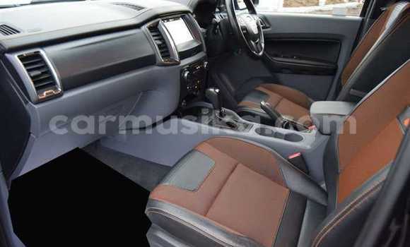 Nunua Ilio tumika Ford Ranger Nyeusi Gari ndani ya Beitbridge nchini Matabeleland Kusini Nunua Ilio tumika Ford Ranger Nyeusi Gari ndani ya Beitbridge nchini Matabeleland Kusini