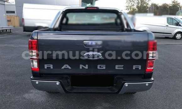 Nunua Ilio tumika Ford Ranger Nyeusi Gari ndani ya Beitbridge nchini Matabeleland Kusini Nunua Ilio tumika Ford Ranger Nyeusi Gari ndani ya Beitbridge nchini Matabeleland Kusini