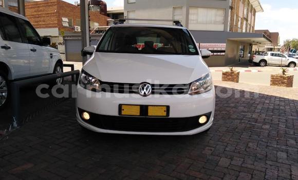 Buy Used Volkswagen Touran White Car in Beitbridge in Matabeleland South Buy Used Volkswagen Touran White Car in Beitbridge in Matabeleland South
