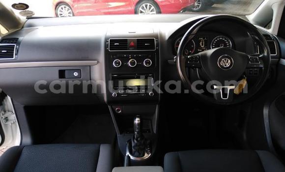 Acheter Occasion Voiture Volkswagen Touran Blanc à Beitbridge, Matabeleland South Acheter Occasion Voiture Volkswagen Touran Blanc à Beitbridge, Matabeleland South