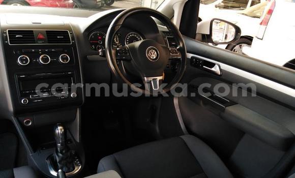 Acheter Occasion Voiture Volkswagen Touran Blanc à Beitbridge, Matabeleland South Acheter Occasion Voiture Volkswagen Touran Blanc à Beitbridge, Matabeleland South