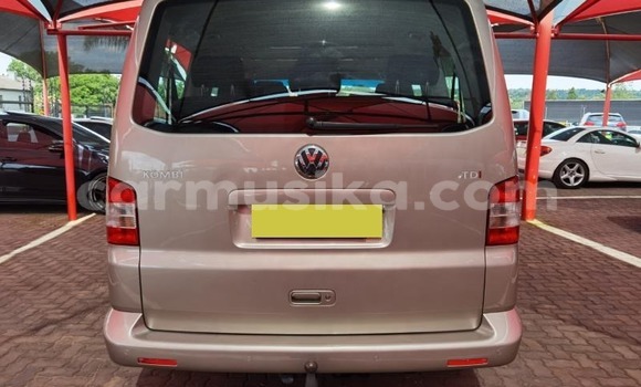 Acheter Occasion Voiture Volkswagen Caravelle Gris à Beitbridge, Matabeleland South Acheter Occasion Voiture Volkswagen Caravelle Gris à Beitbridge, Matabeleland South