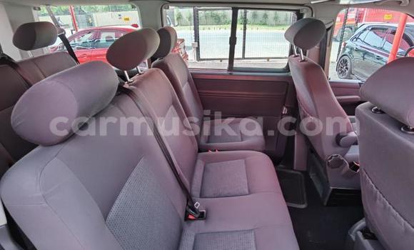 Acheter Occasion Voiture Volkswagen Caravelle Gris à Beitbridge, Matabeleland South Acheter Occasion Voiture Volkswagen Caravelle Gris à Beitbridge, Matabeleland South