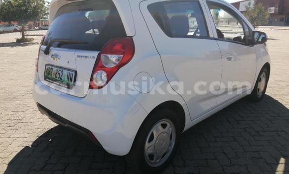 Acheter Occasion Voiture Chevrolet Spark Blanc à Beitbridge, Matabeleland South Acheter Occasion Voiture Chevrolet Spark Blanc à Beitbridge, Matabeleland South
