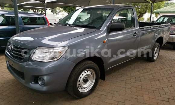 Buy Used Toyota Hilux Red Car in Beitbridge in Matabeleland South Buy Used Toyota Hilux Red Car in Beitbridge in Matabeleland South
