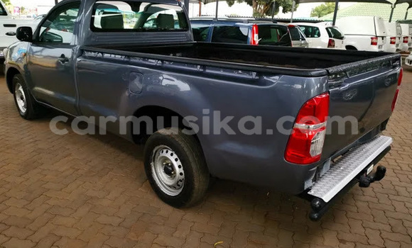 Buy Used Toyota Hilux Red Car in Beitbridge in Matabeleland South Buy Used Toyota Hilux Red Car in Beitbridge in Matabeleland South