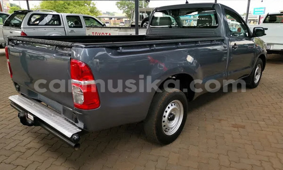 Buy Used Toyota Hilux Red Car in Beitbridge in Matabeleland South Buy Used Toyota Hilux Red Car in Beitbridge in Matabeleland South