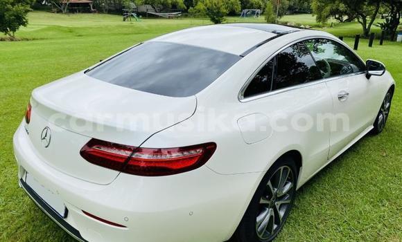 Buy Used Mercedes‒Benz E–Class White Car in Beitbridge in Matabeleland South Buy Used Mercedes‒Benz E–Class White Car in Beitbridge in Matabeleland South
