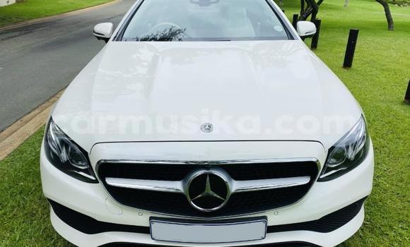 Buy Used Mercedes‒Benz E–Class White Car in Beitbridge in Matabeleland South Buy Used Mercedes‒Benz E–Class White Car in Beitbridge in Matabeleland South