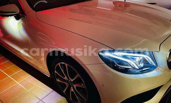 Buy Used Mercedes‒Benz E–Class White Car in Beitbridge in Matabeleland South Buy Used Mercedes‒Benz E–Class White Car in Beitbridge in Matabeleland South