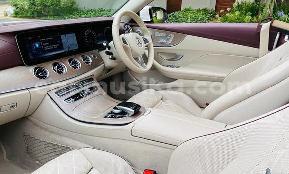 Buy Used Mercedes‒Benz E–Class White Car in Beitbridge in Matabeleland South Buy Used Mercedes‒Benz E–Class White Car in Beitbridge in Matabeleland South