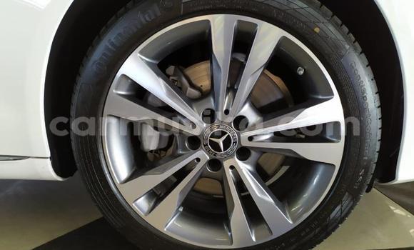 Acheter Occasion Voiture Mercedes‒Benz C-klasse Blanc à Beitbridge, Matabeleland South Acheter Occasion Voiture Mercedes‒Benz C-klasse Blanc à Beitbridge, Matabeleland South