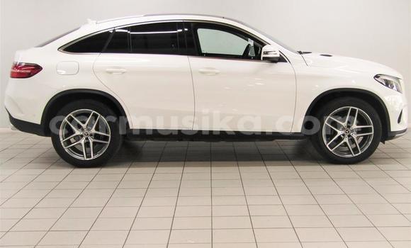 Tenga Tsaru Mercedes‒Benz GLE Chena Mota in Beitbridge in Matabeleland South Tenga Tsaru Mercedes‒Benz GLE Chena Mota in Beitbridge in Matabeleland South