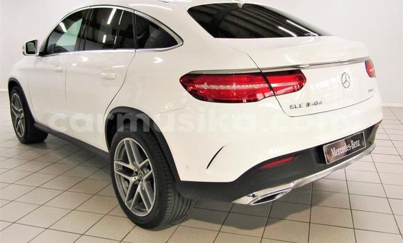 Tenga Tsaru Mercedes‒Benz GLE Chena Mota in Beitbridge in Matabeleland South Tenga Tsaru Mercedes‒Benz GLE Chena Mota in Beitbridge in Matabeleland South