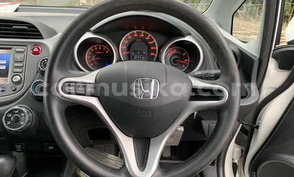 Acheter Occasion Voiture Honda Fit Blanc à Beitbridge, Matabeleland South Acheter Occasion Voiture Honda Fit Blanc à Beitbridge, Matabeleland South