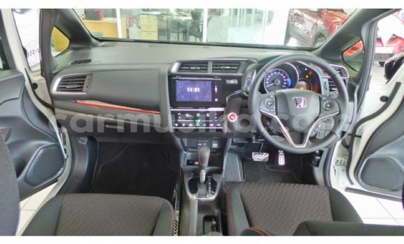 Buy Used Honda Jazz White Car in Beitbridge in Matabeleland South Buy Used Honda Jazz White Car in Beitbridge in Matabeleland South