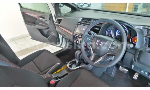 Buy Used Honda Jazz White Car in Beitbridge in Matabeleland South Buy Used Honda Jazz White Car in Beitbridge in Matabeleland South