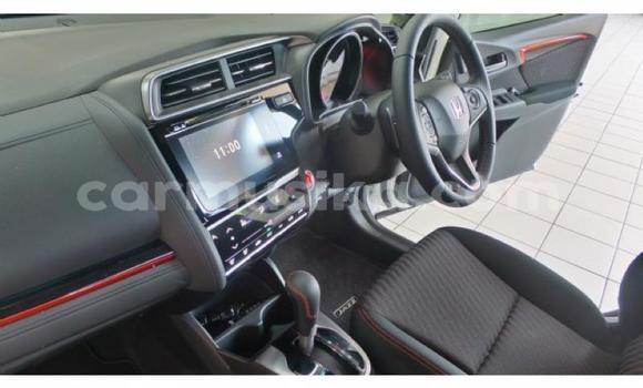 Buy Used Honda Jazz White Car in Beitbridge in Matabeleland South Buy Used Honda Jazz White Car in Beitbridge in Matabeleland South