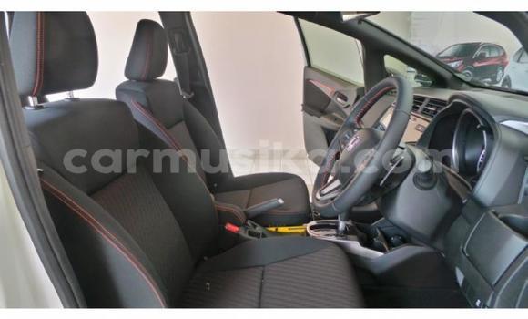 Buy Used Honda Jazz White Car in Beitbridge in Matabeleland South Buy Used Honda Jazz White Car in Beitbridge in Matabeleland South