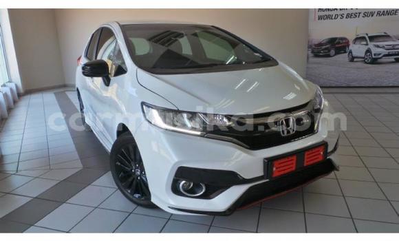 Buy Used Honda Jazz White Car in Beitbridge in Matabeleland South Buy Used Honda Jazz White Car in Beitbridge in Matabeleland South