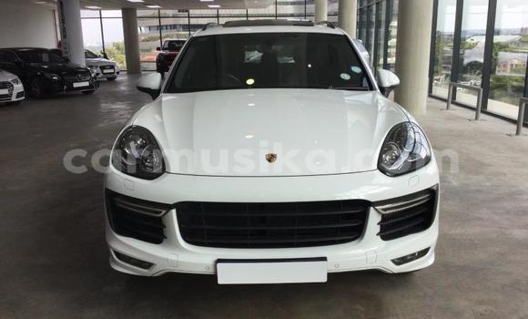 Tenga Tsaru Porsche Cayenne Chena Mota in Beitbridge in Matabeleland South