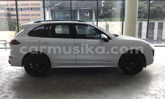 Buy Used Porsche Cayenne White Car in Beitbridge in Matabeleland South Buy Used Porsche Cayenne White Car in Beitbridge in Matabeleland South
