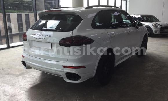 Buy Used Porsche Cayenne White Car in Beitbridge in Matabeleland South Buy Used Porsche Cayenne White Car in Beitbridge in Matabeleland South