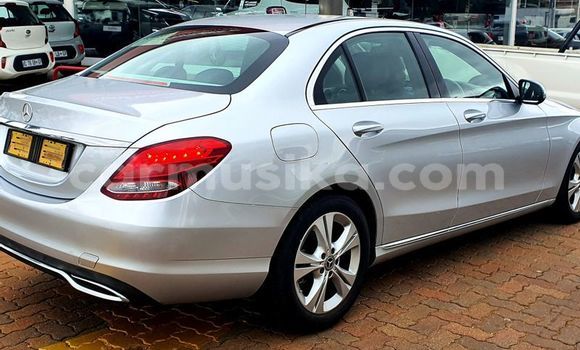 Tenga Tsaru Mercedes‒Benz C–Class Sirivha Mota in Beitbridge in Matabeleland South Tenga Tsaru Mercedes‒Benz C–Class Sirivha Mota in Beitbridge in Matabeleland South