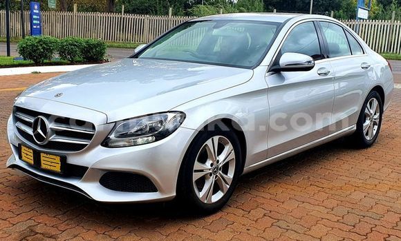 Tenga Tsaru Mercedes‒Benz C–Class Sirivha Mota in Beitbridge in Matabeleland South Tenga Tsaru Mercedes‒Benz C–Class Sirivha Mota in Beitbridge in Matabeleland South