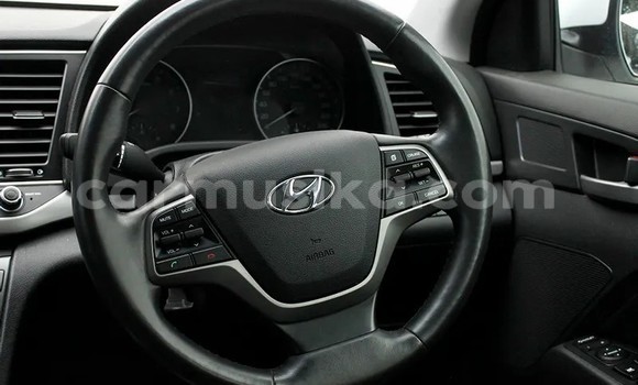 Acheter Occasion Voiture Hyundai Elantra Blanc à Beitbridge, Matabeleland South Acheter Occasion Voiture Hyundai Elantra Blanc à Beitbridge, Matabeleland South